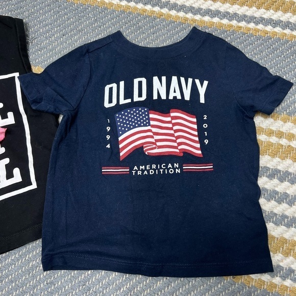 Old Navy baby graphic tee - Picture 2 of 4